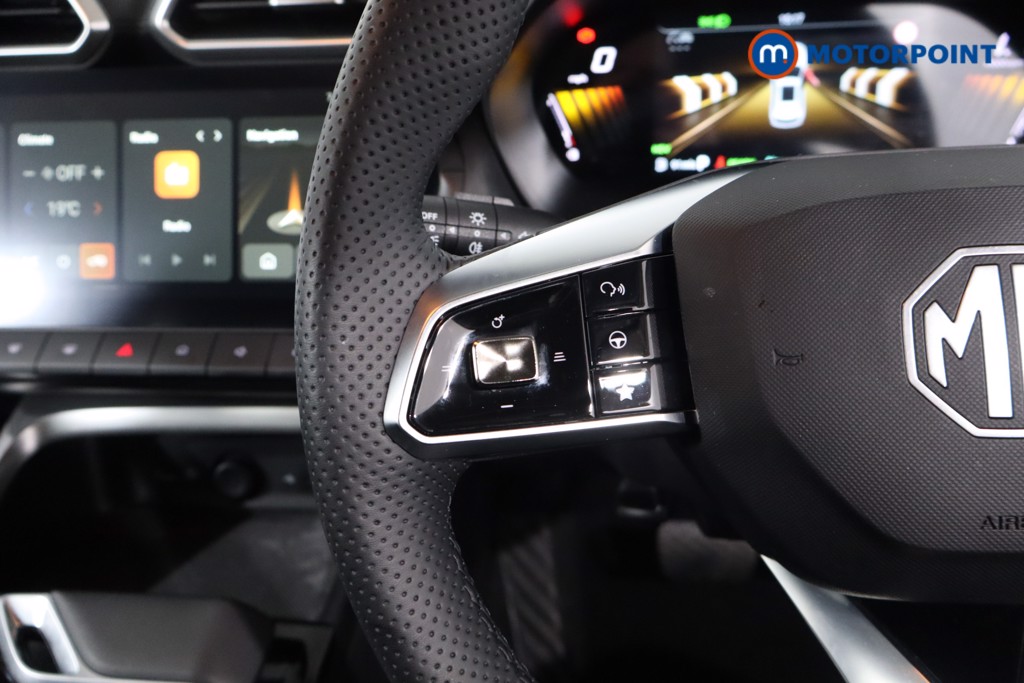 Mg Motor Uk ZS Trophy Automatic Petrol-Electric Hybrid SUV - Stock Number (1617811) - 7th supplementary image