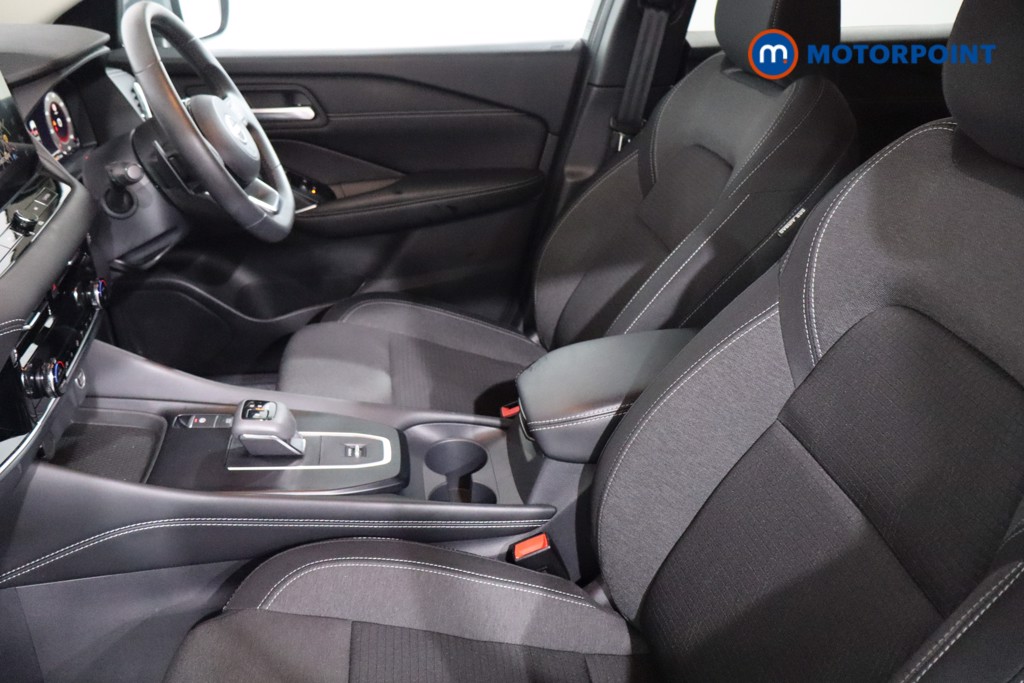 Nissan Qashqai N-Connecta Automatic Petrol SUV - Stock Number (1625054) - 4th supplementary image