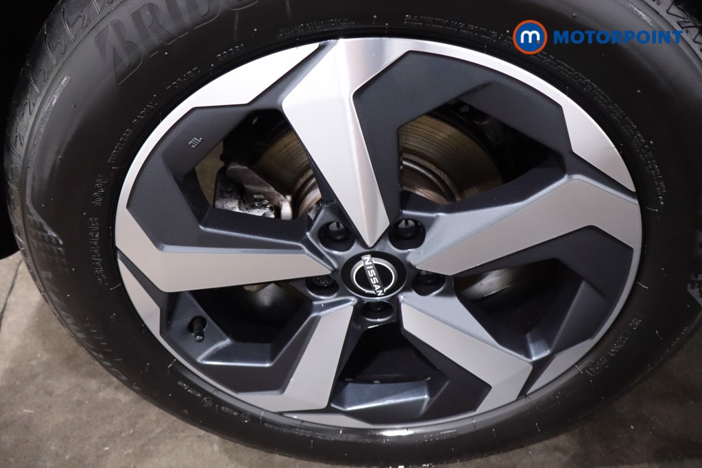 Nissan Qashqai N-Connecta Automatic Petrol SUV - Stock Number (1625054) - 9th supplementary image