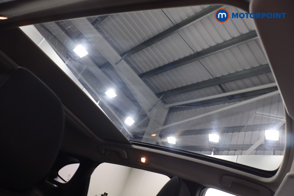Nissan Qashqai N-Connecta Automatic Petrol SUV - Stock Number (1625054) - 23rd supplementary image