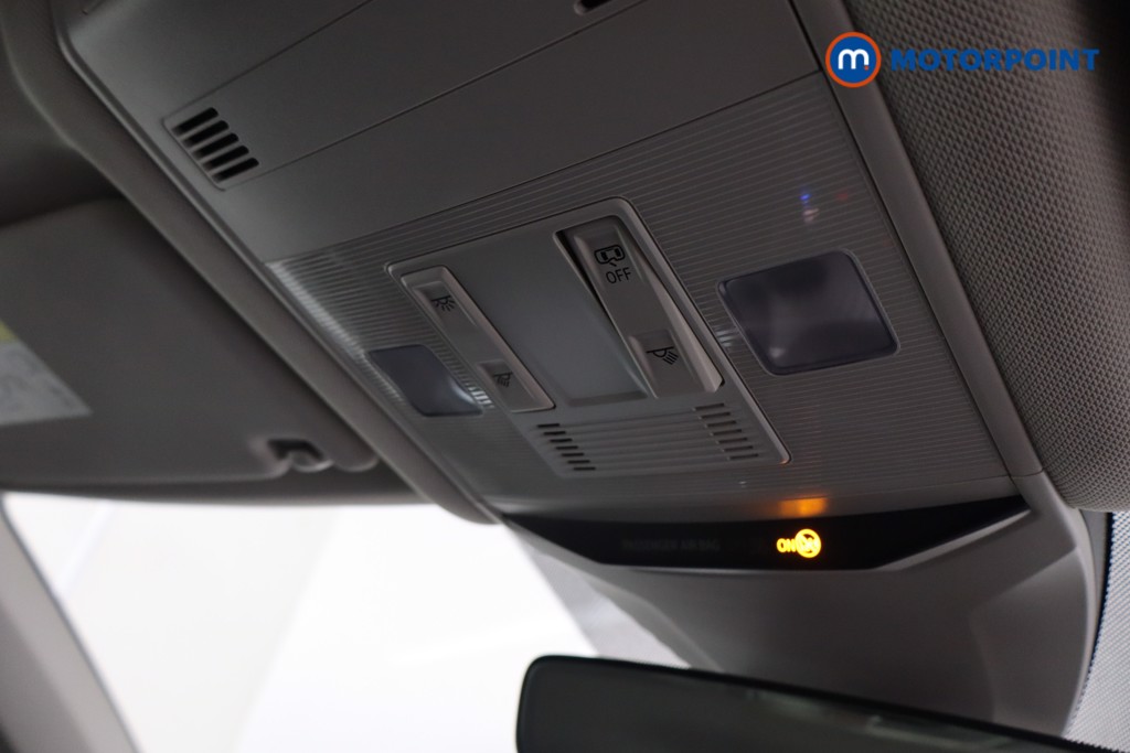 Volkswagen T-Roc Life Manual Petrol SUV - Stock Number (1628397) - 19th supplementary image