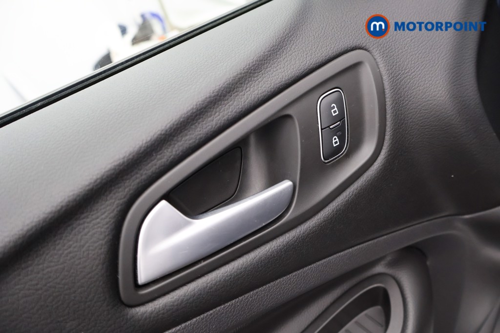 Ford Kuga St-Line Manual Petrol SUV - Stock Number (1610169) - 33rd supplementary image