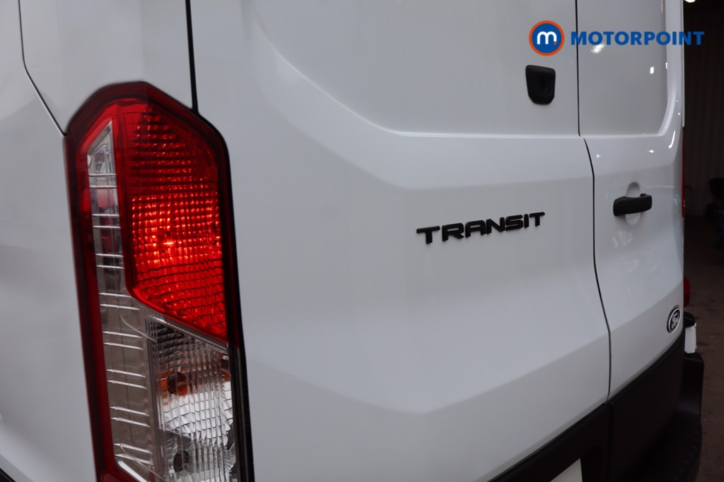 Ford Transit Limited Automatic Diesel Medium Roof Van - Stock Number (1611442) - 31st supplementary image