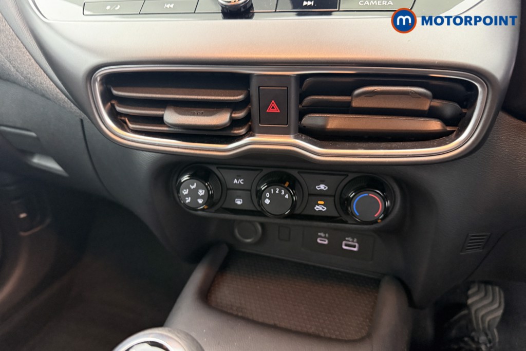 Nissan Juke Acenta Premium Manual Petrol SUV - Stock Number (1612046) - 3rd supplementary image