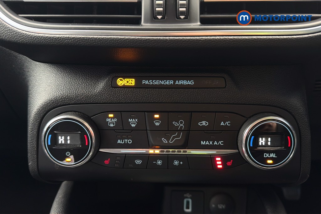 Ford Focus Titanium Manual Petrol Hatchback - Stock Number (1615246) - 12th supplementary image