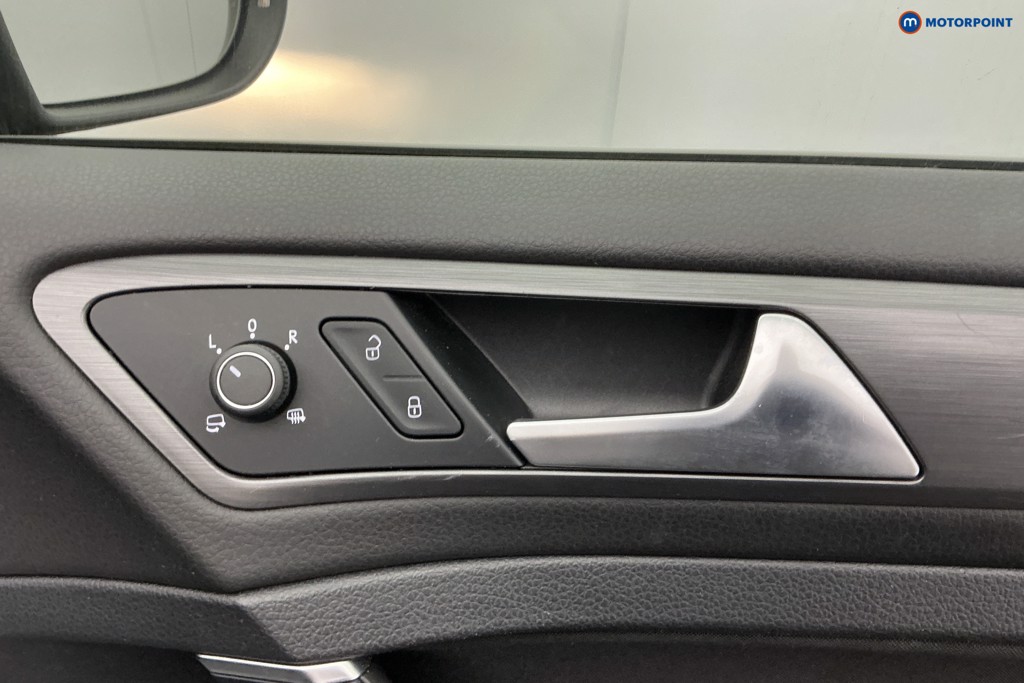 Volkswagen Golf SE Automatic Diesel Hatchback - Stock Number (1616112) - 31st supplementary image