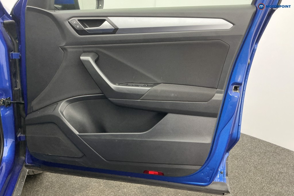 Volkswagen T-Roc Life Automatic Petrol SUV - Stock Number (1616118) - 24th supplementary image