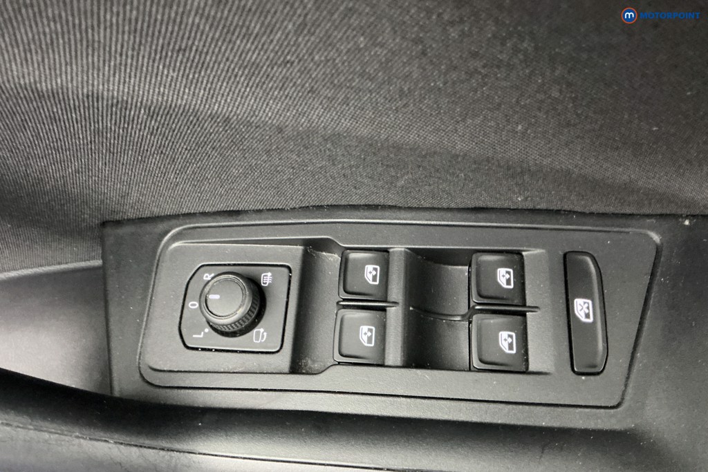 Volkswagen T-Roc Life Automatic Petrol SUV - Stock Number (1616118) - 25th supplementary image