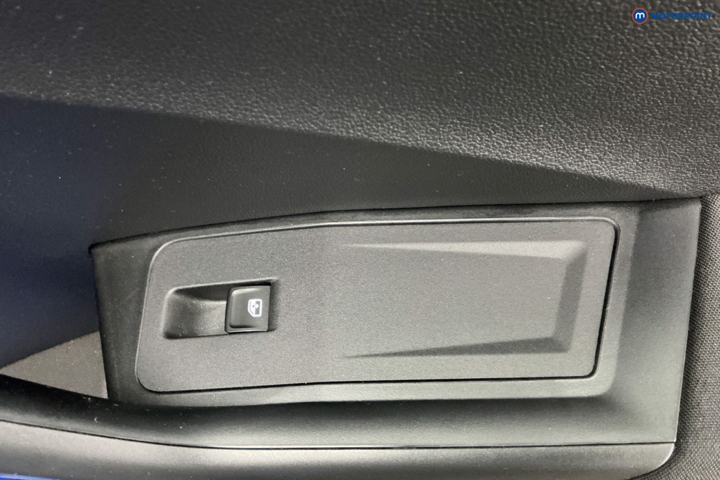 Volkswagen T-Roc Life Automatic Petrol SUV - Stock Number (1616118) - 28th supplementary image