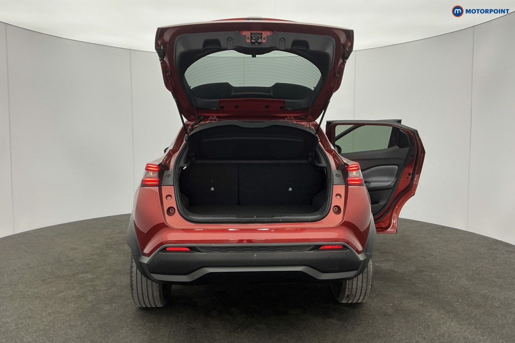 Nissan Juke Tekna Automatic Petrol SUV - Stock Number (1616576) - 4th supplementary image