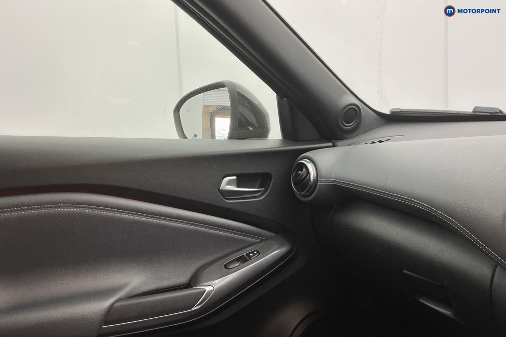 Nissan Juke Tekna Automatic Petrol SUV - Stock Number (1616576) - 23rd supplementary image