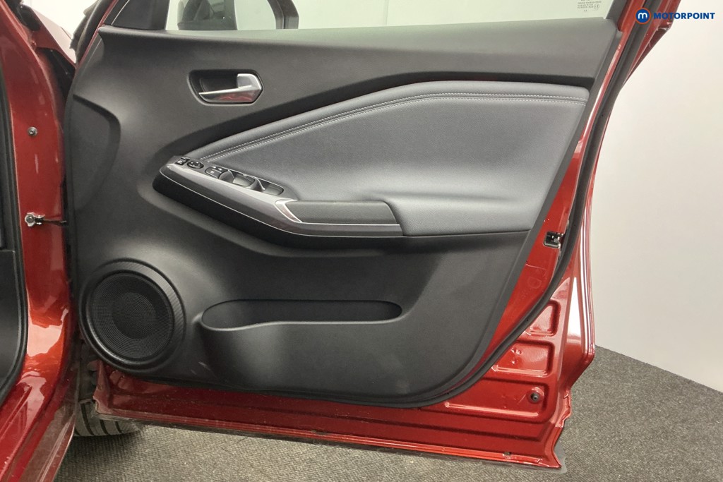 Nissan Juke Tekna Automatic Petrol SUV - Stock Number (1616576) - 27th supplementary image