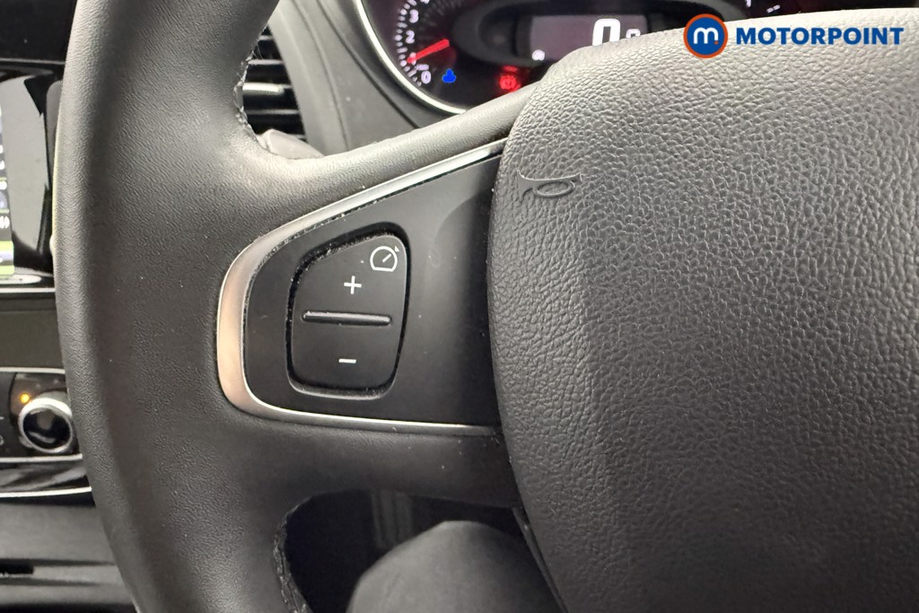 Renault Captur Iconic Automatic Petrol SUV - Stock Number (1619334) - 6th supplementary image