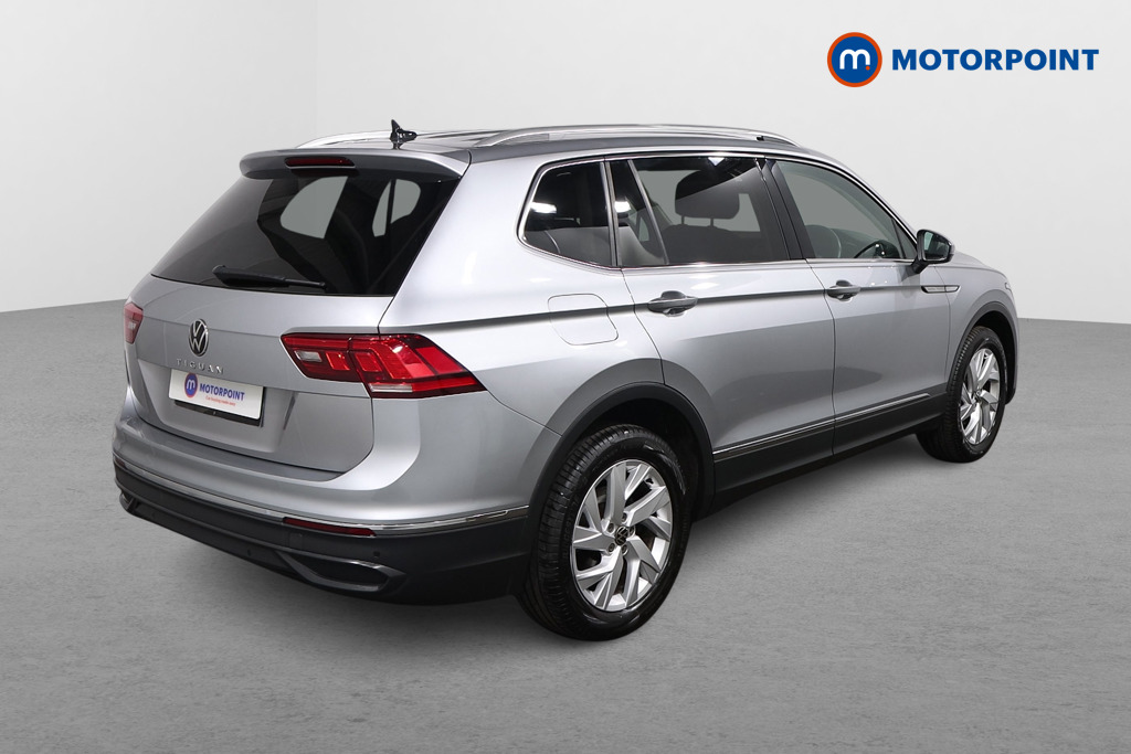 Volkswagen Tiguan Allspace Life Automatic Petrol SUV - Stock Number (1620899) - Drivers side rear corner