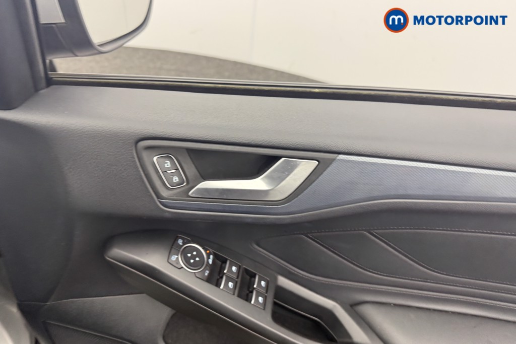 Ford Focus Active X Edition Manual Petrol Hatchback - Stock Number (1621667) - 9th supplementary image