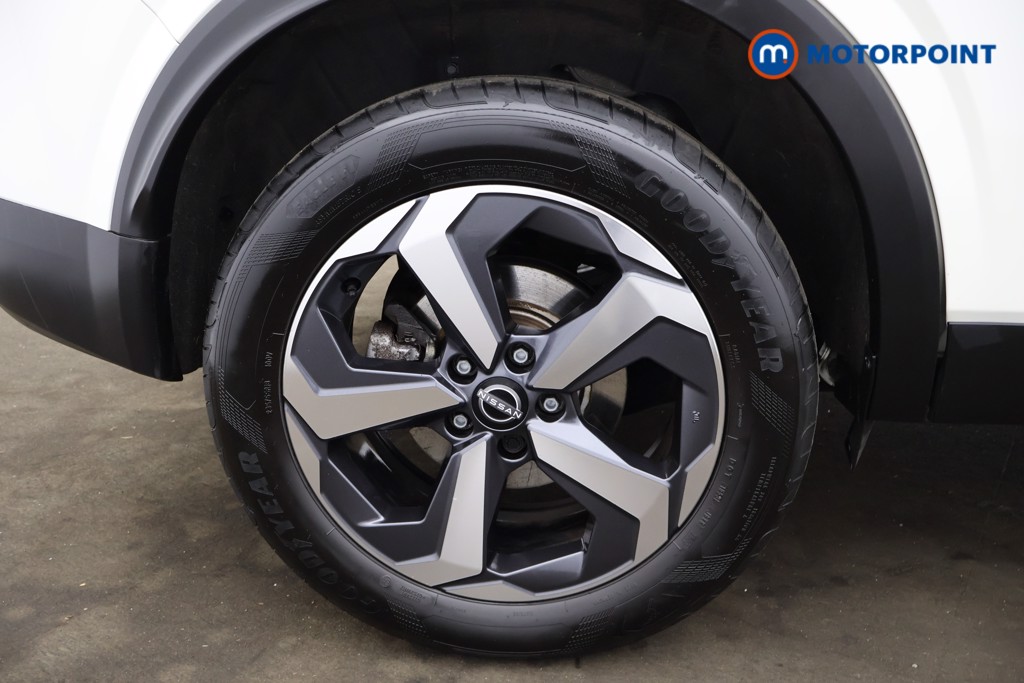 Nissan Qashqai N-Connecta Automatic Petrol-Electric Hybrid SUV - Stock Number (1622809) - 2nd supplementary image