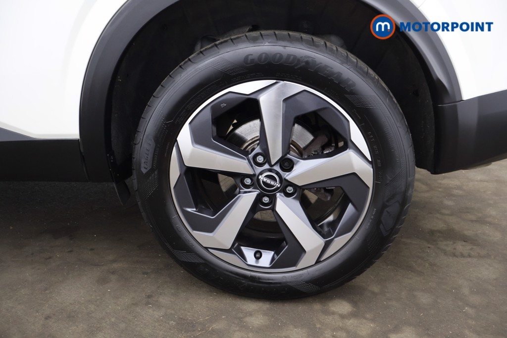 Nissan Qashqai N-Connecta Automatic Petrol-Electric Hybrid SUV - Stock Number (1622809) - 3rd supplementary image