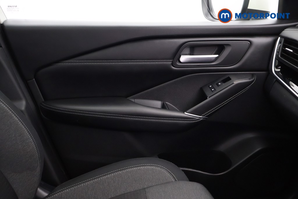 Nissan Qashqai N-Connecta Automatic Petrol-Electric Hybrid SUV - Stock Number (1622809) - 17th supplementary image