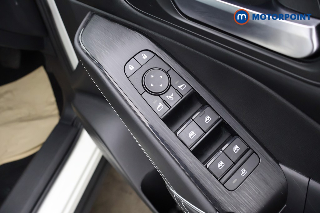 Nissan Qashqai N-Connecta Automatic Petrol-Electric Hybrid SUV - Stock Number (1622809) - 20th supplementary image