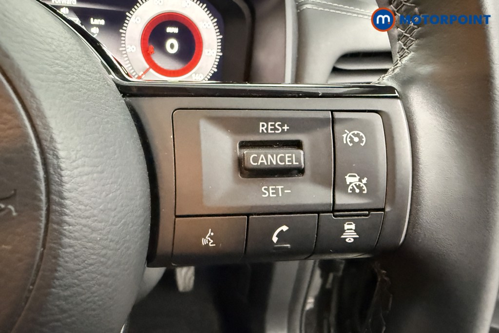 Nissan Qashqai N-Connecta Manual Petrol SUV - Stock Number (1623482) - 4th supplementary image