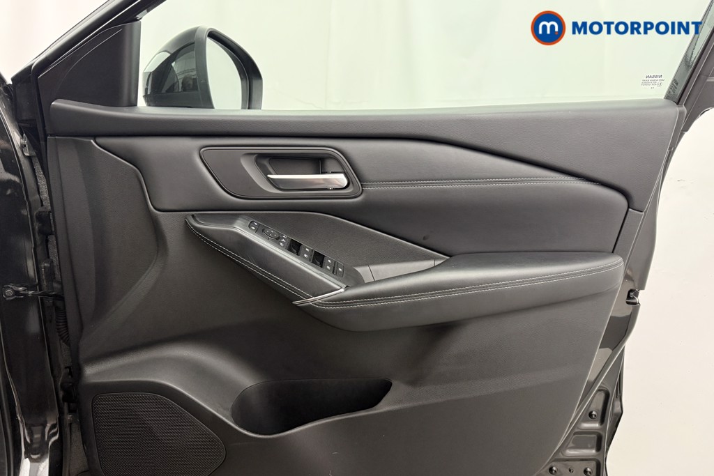 Nissan Qashqai N-Connecta Manual Petrol SUV - Stock Number (1623482) - 16th supplementary image