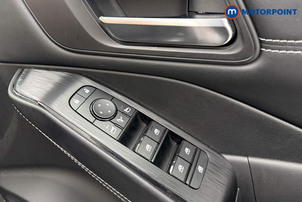 Nissan Qashqai N-Connecta Manual Petrol SUV - Stock Number (1623482) - 17th supplementary image