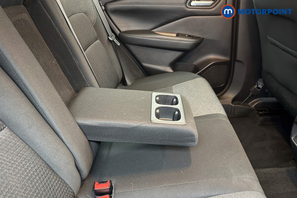 Nissan Qashqai N-Connecta Manual Petrol SUV - Stock Number (1623482) - 22nd supplementary image