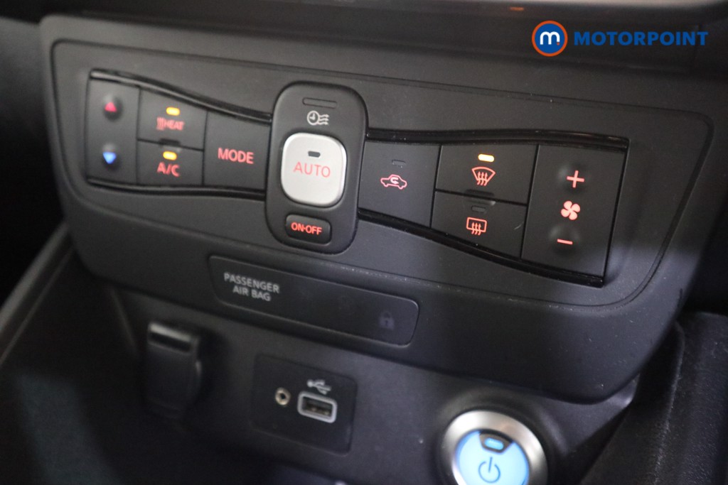 Nissan Leaf Acenta Automatic Electric Hatchback - Stock Number (1623608) - 7th supplementary image