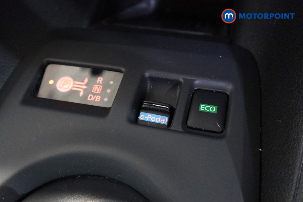 Nissan Leaf Acenta Automatic Electric Hatchback - Stock Number (1623608) - 9th supplementary image