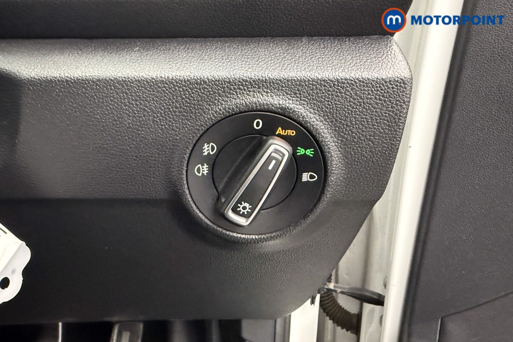 Volkswagen T-Roc Active Manual Petrol SUV - Stock Number (1624265) - 9th supplementary image