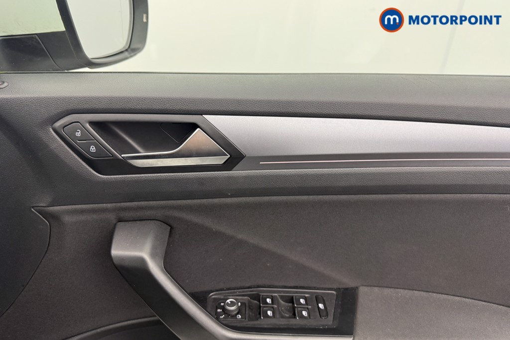Volkswagen T-Roc Active Manual Petrol SUV - Stock Number (1624265) - 10th supplementary image