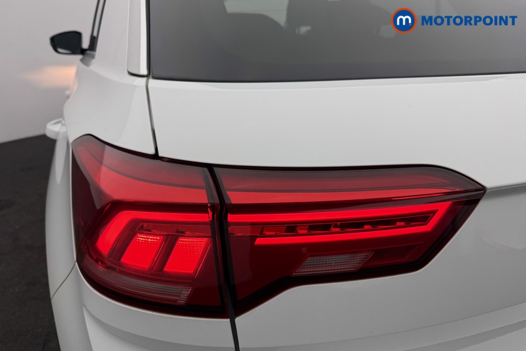 Volkswagen T-Roc Active Manual Petrol SUV - Stock Number (1624265) - 16th supplementary image