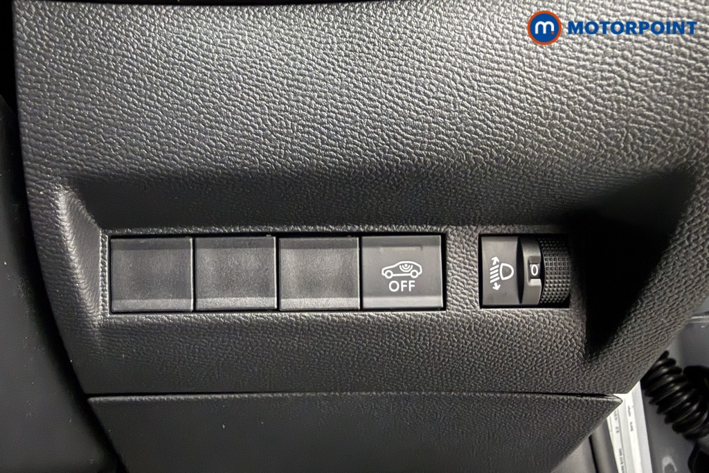 Peugeot 2008 Allure Manual Petrol SUV - Stock Number (1624892) - 15th supplementary image
