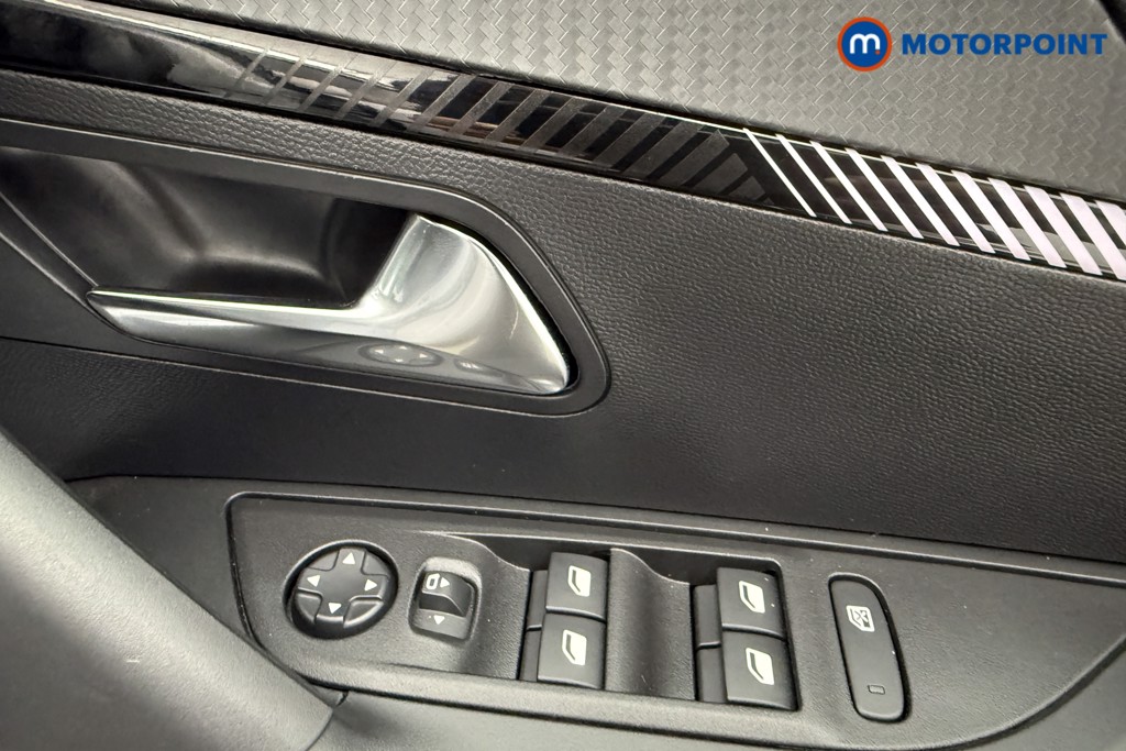 Peugeot 2008 Allure Manual Petrol SUV - Stock Number (1624892) - 17th supplementary image