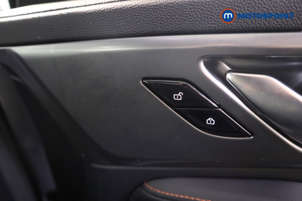 Mg Motor Uk HS Trophy Automatic Petrol Plug-In Hybrid SUV - Stock Number (1625769) - 12th supplementary image