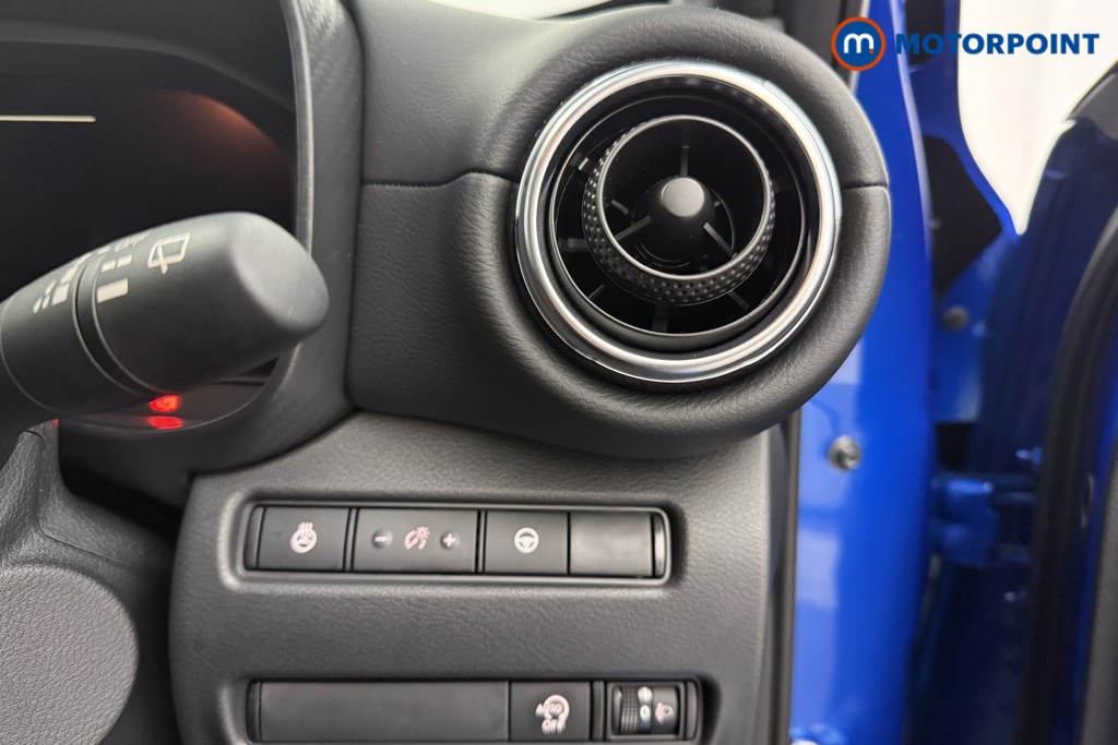 Nissan Juke Tekna Automatic Petrol SUV - Stock Number (1626140) - 13th supplementary image