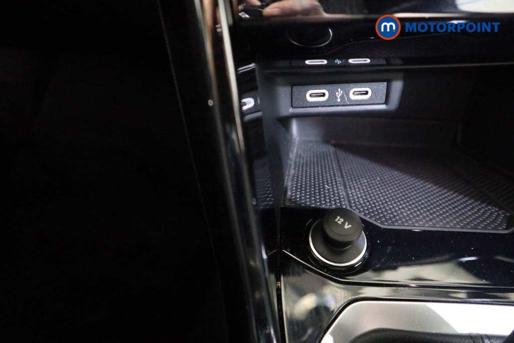 Volkswagen T-Roc R-Line Automatic Petrol SUV - Stock Number (1626406) - 9th supplementary image