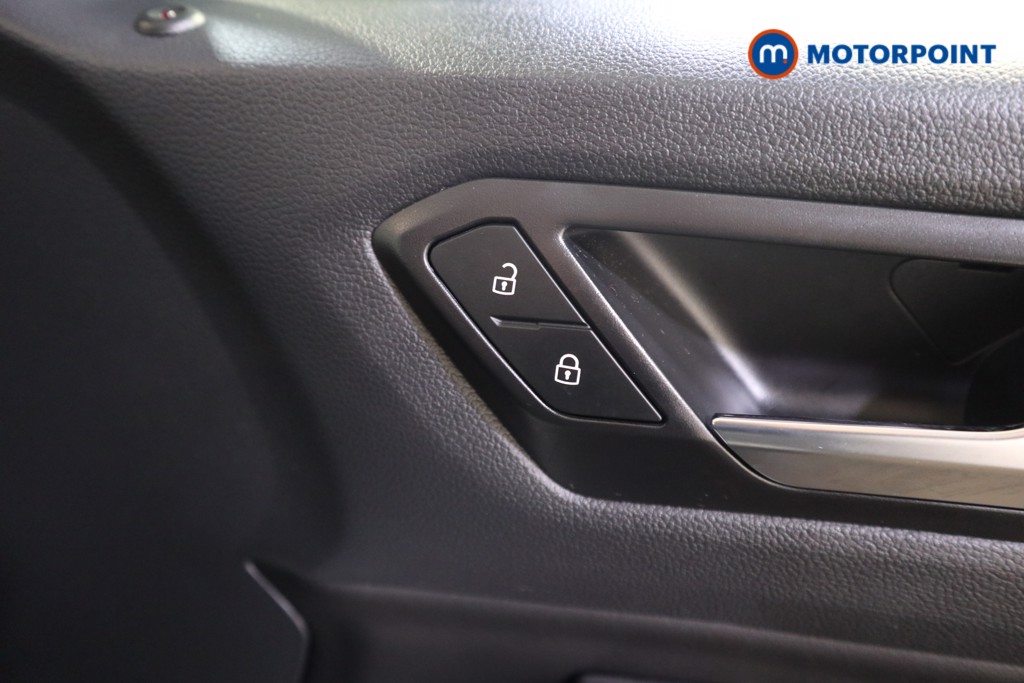 Volkswagen T-Roc R-Line Automatic Petrol SUV - Stock Number (1626406) - 14th supplementary image