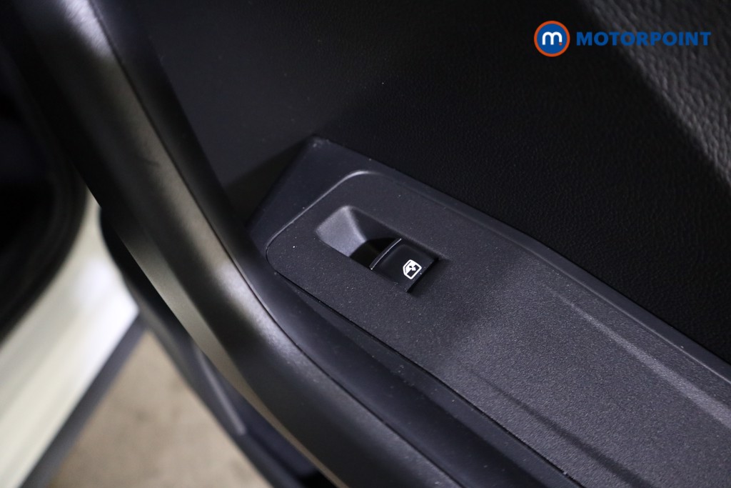 Volkswagen T-Roc R-Line Automatic Petrol SUV - Stock Number (1626406) - 23rd supplementary image