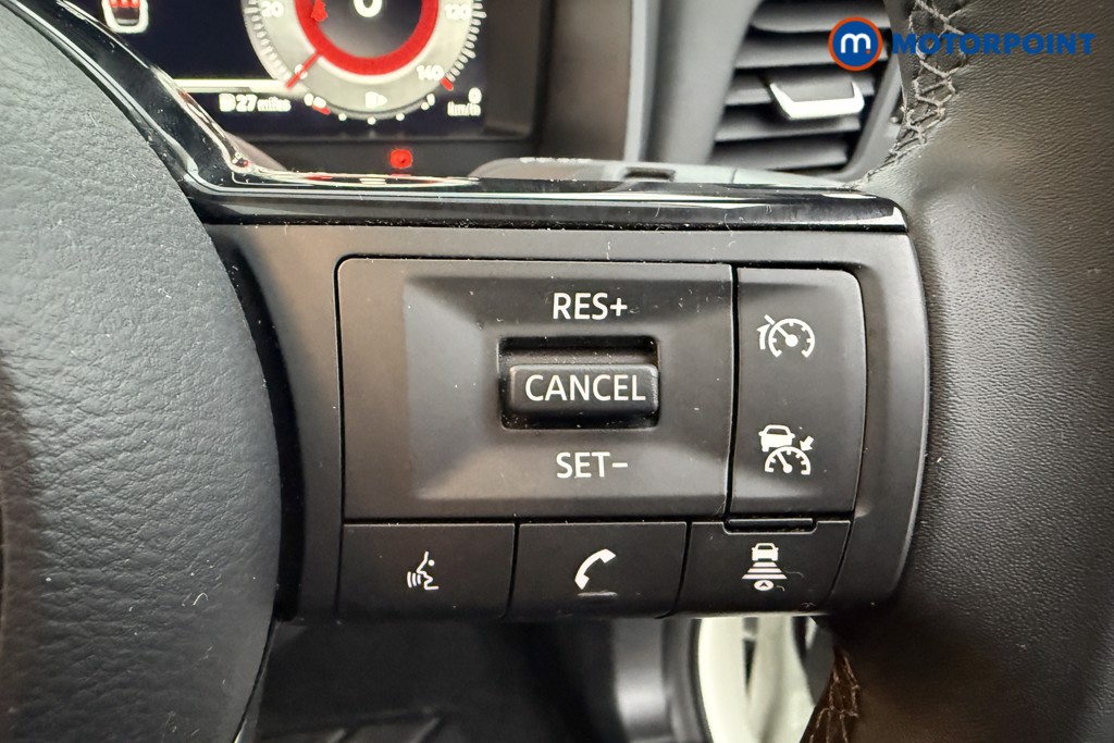 Nissan Qashqai N-Connecta Manual Petrol SUV - Stock Number (1626422) - 4th supplementary image