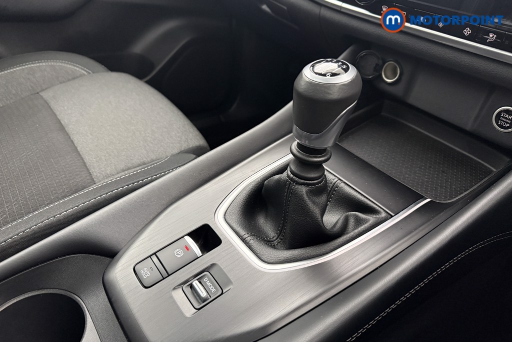 Nissan Qashqai N-Connecta Manual Petrol SUV - Stock Number (1626422) - 12th supplementary image