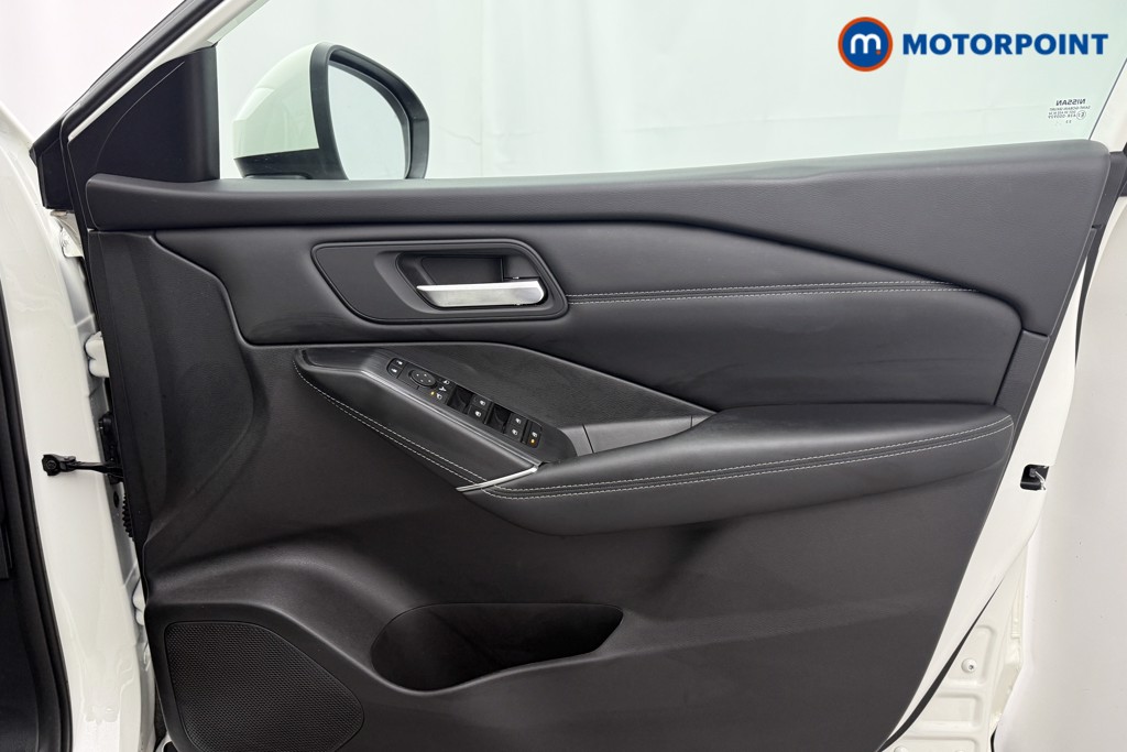 Nissan Qashqai N-Connecta Manual Petrol SUV - Stock Number (1626422) - 17th supplementary image