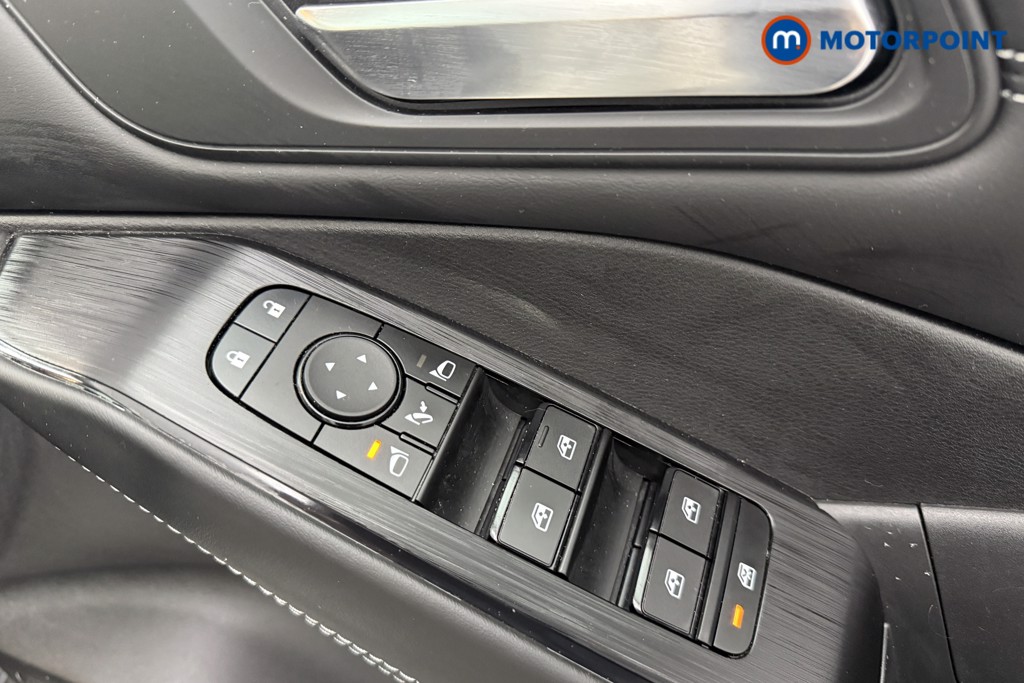 Nissan Qashqai N-Connecta Manual Petrol SUV - Stock Number (1626422) - 18th supplementary image