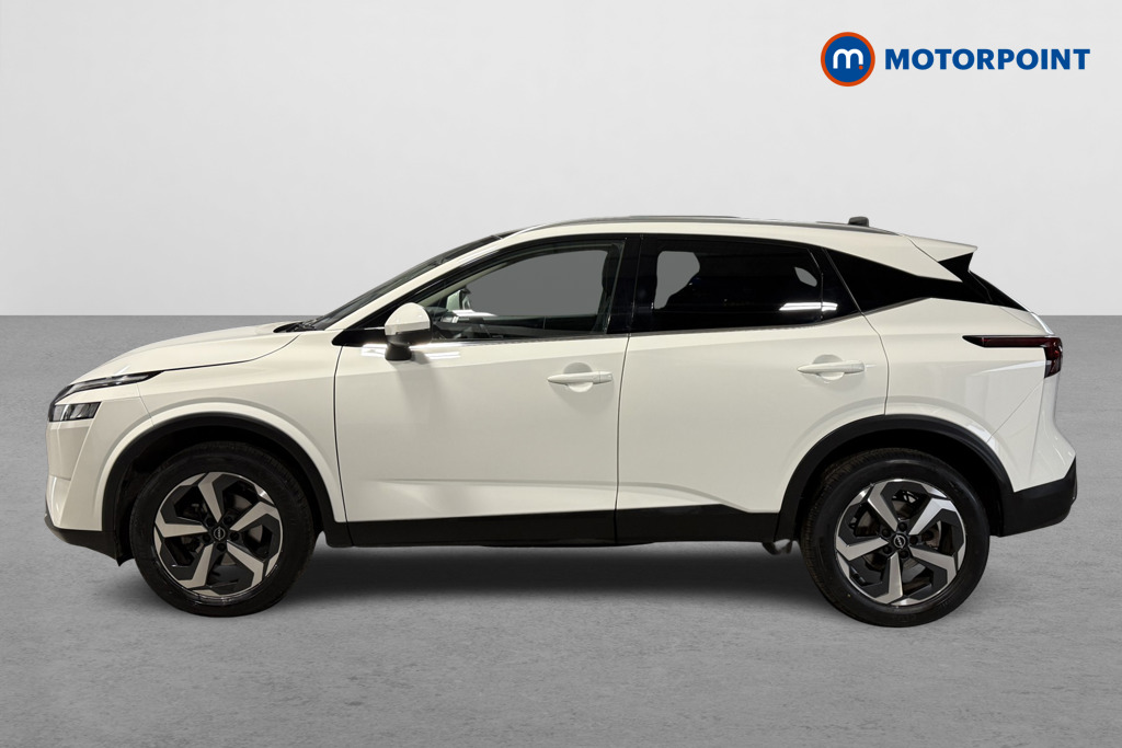 Nissan Qashqai N-Connecta Manual Petrol SUV - Stock Number (1626422) - Passenger side