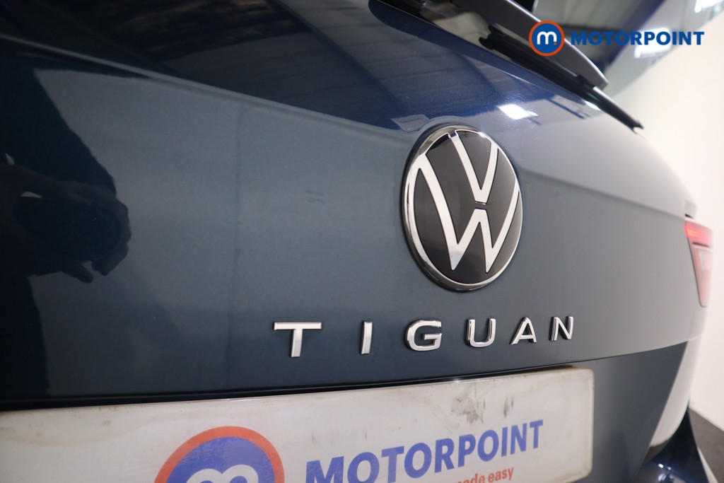 Volkswagen Tiguan R-Line Automatic Petrol SUV - Stock Number (1626455) - 32nd supplementary image