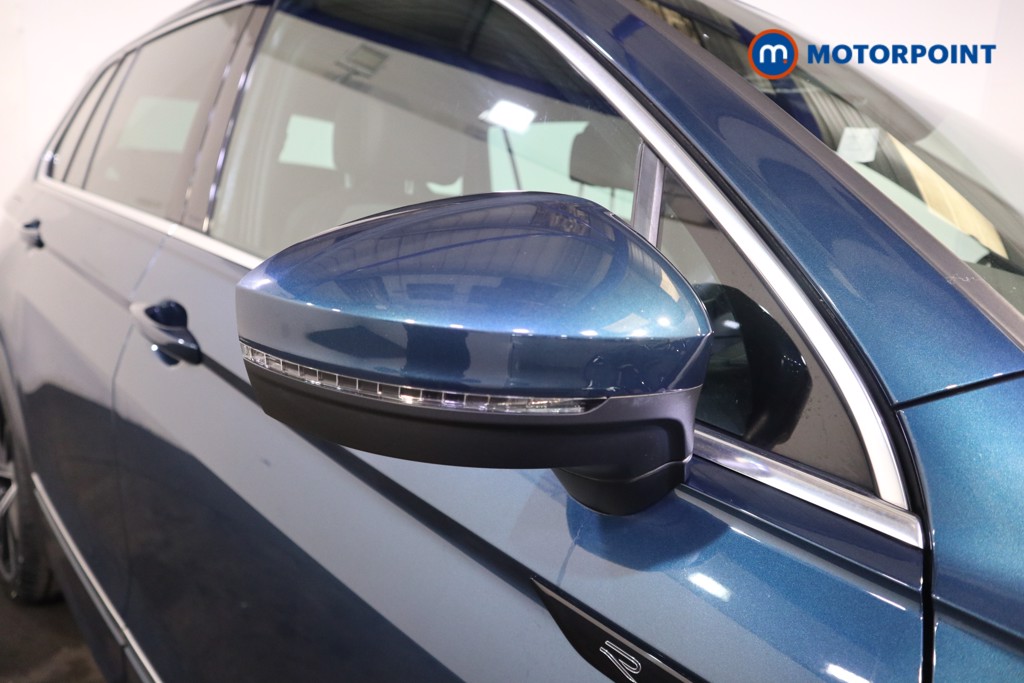 Volkswagen Tiguan R-Line Automatic Petrol SUV - Stock Number (1626455) - 37th supplementary image