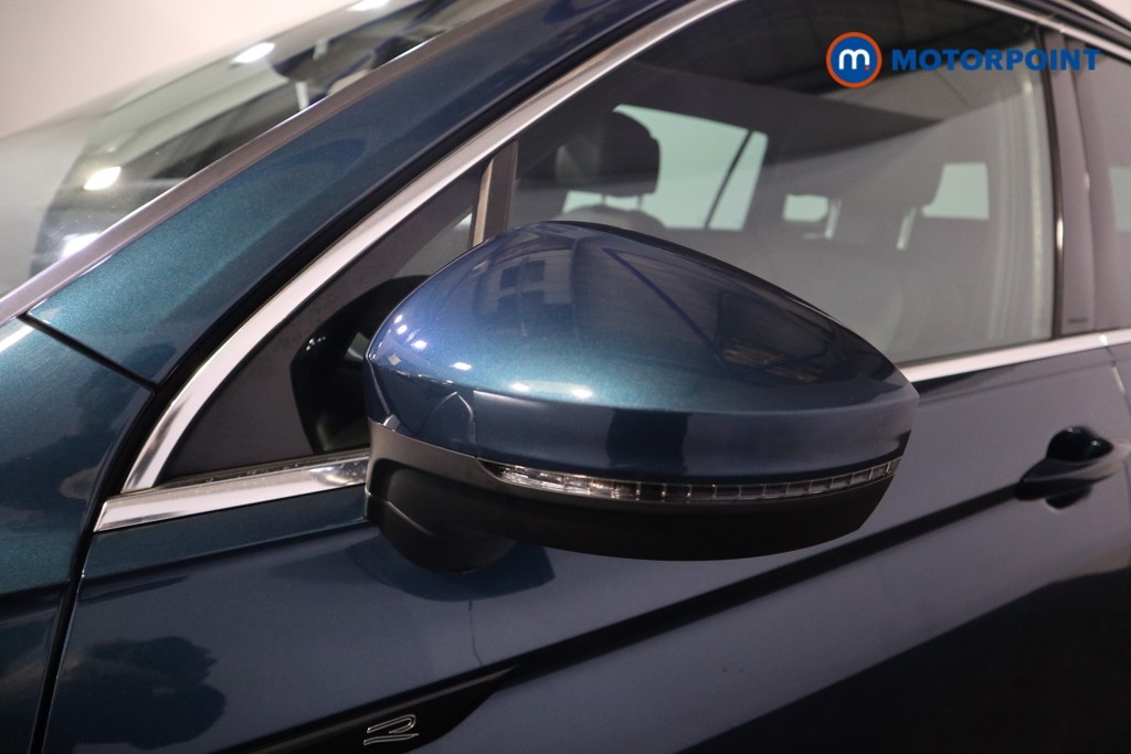 Volkswagen Tiguan R-Line Automatic Petrol SUV - Stock Number (1626455) - 38th supplementary image