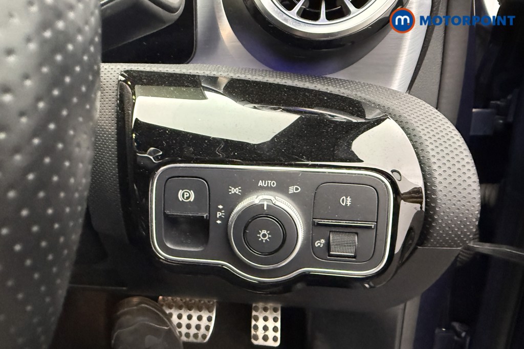 Mercedes-Benz A Class Amg Line Executive Edition Automatic Petrol Hatchback - Stock Number (1626599) - 9th supplementary image