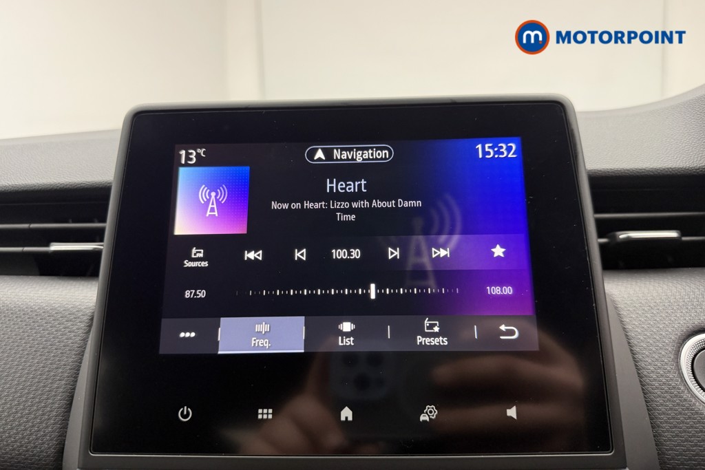 Renault Clio Iconic Manual Petrol Hatchback - Stock Number (1626849) - 15th supplementary image