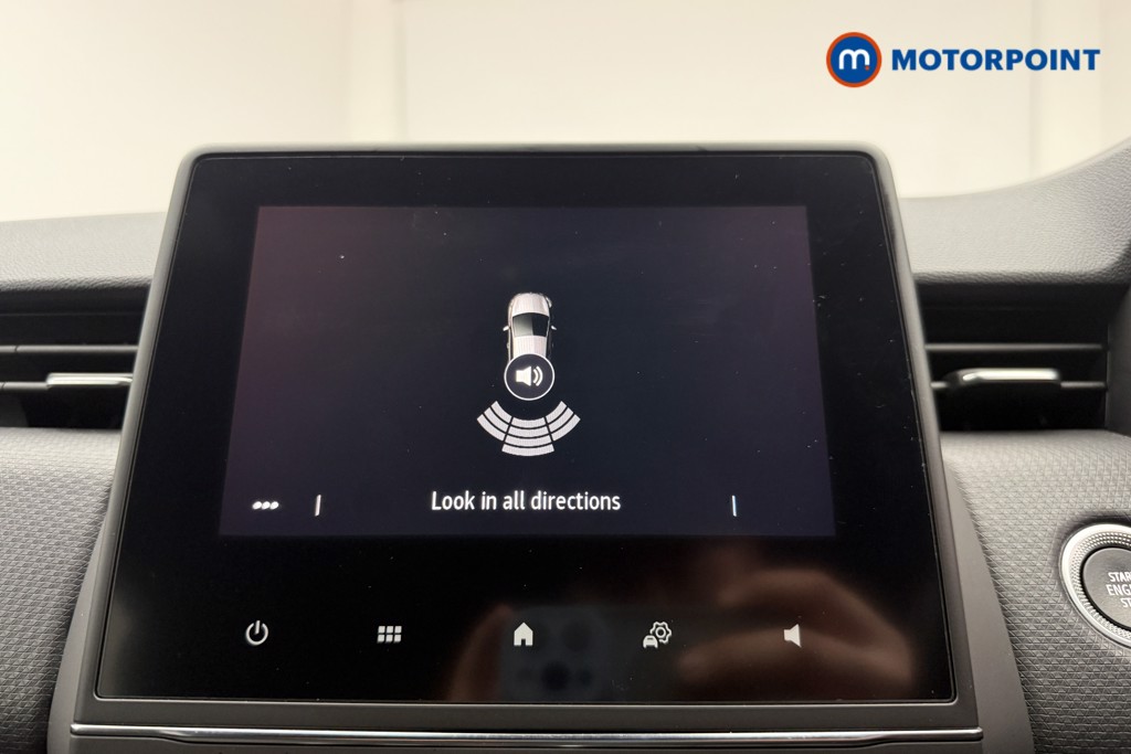 Renault Clio Iconic Manual Petrol Hatchback - Stock Number (1626849) - 16th supplementary image